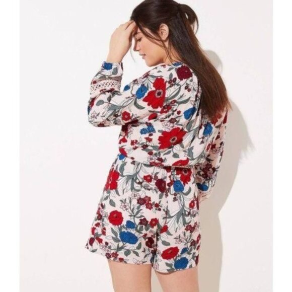 Ann Taylor LOFT Beach Floral Crochet Tie Neck Romper XS - Picture 3 of 6